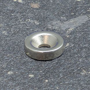 Krążki magnetyczne neodymowe z otworem pod wkręt 15 mm