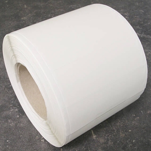 Paski taśmy samoprzylepnej PET na rolce, nacięte, klej bardzo mocny/bardzo mocny 40 x 110 mm  | Rolka licząca 1000 pasków 