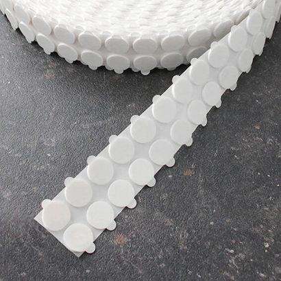 Krążki samoprzylepne z taśmy pinakowej, grubość 2 mm, klej trwały/trwały 20 mm | 2.500 STK