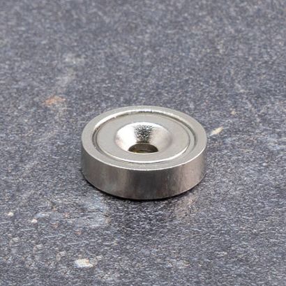 Magnes krążkowy z otworem pod śrubę 16 mm | 6,9 kg | null