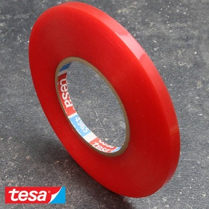 tesa 4965, dwustronna taśma klejąca z PET, bardzo mocny klej akrylowy, czerwona osłona foliowa 9 mm