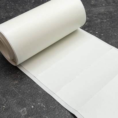 Paski taśmy samoprzylepnej PET na rolce, nacięte, klej bardzo mocny/bardzo mocny 40 x 110 mm  | pakowane po 100 sztuk 